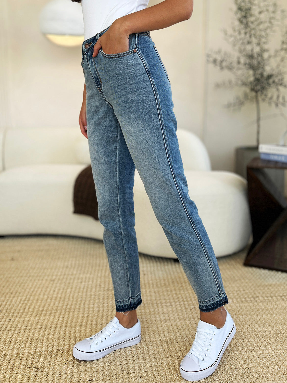 Magic Hem Jeans